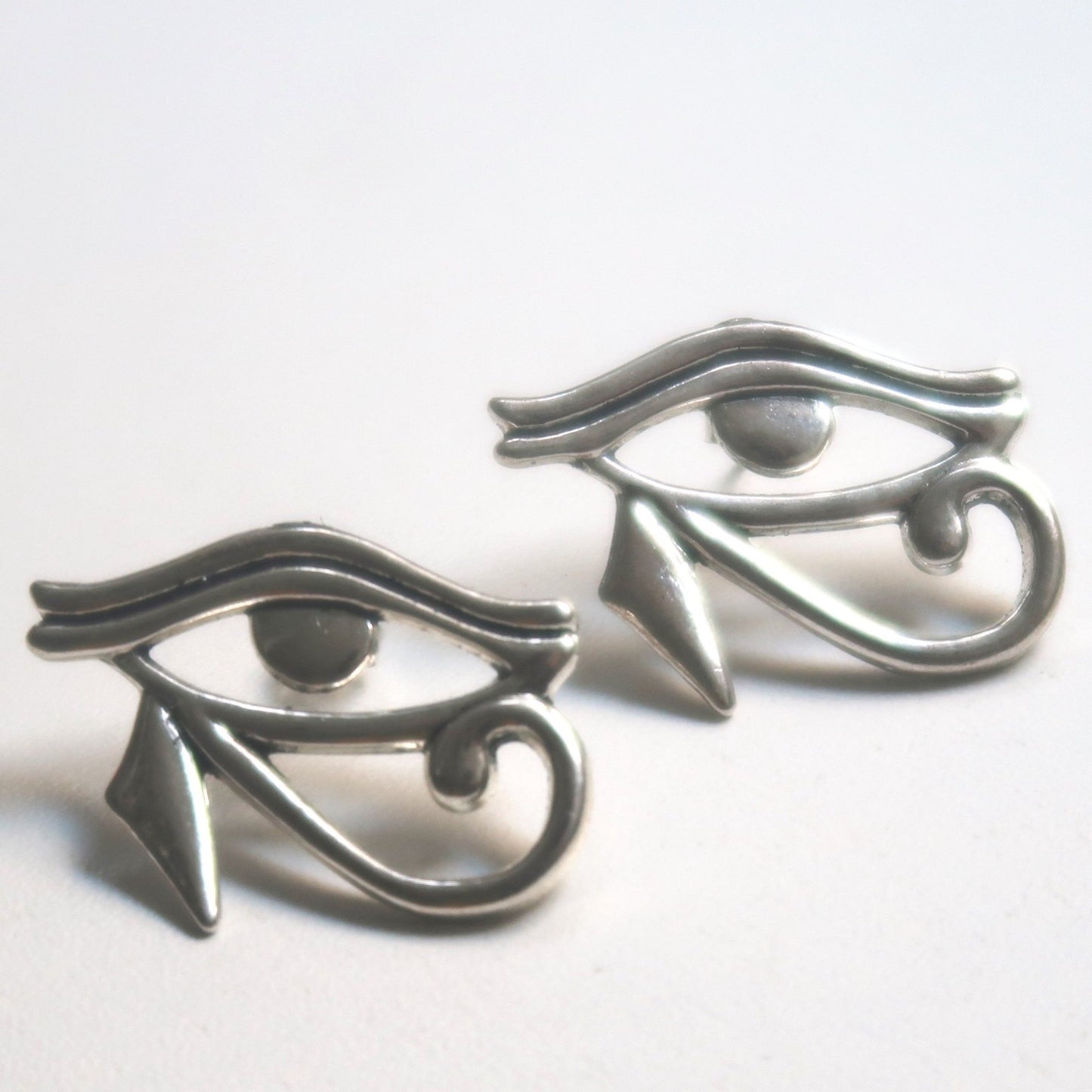 Boucles d'oreilles "Oudjat" ou Oeil d'Horus, Tige Argent Silver 925 en boucles d'oreilles artisanal africain - KaolackCreations