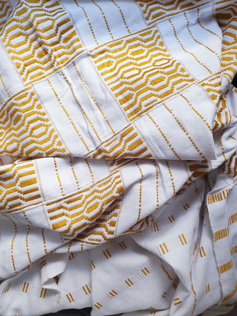 Pagne Kente tissé à la main – motifs Akan – textile traditionnel Kaolack Créations