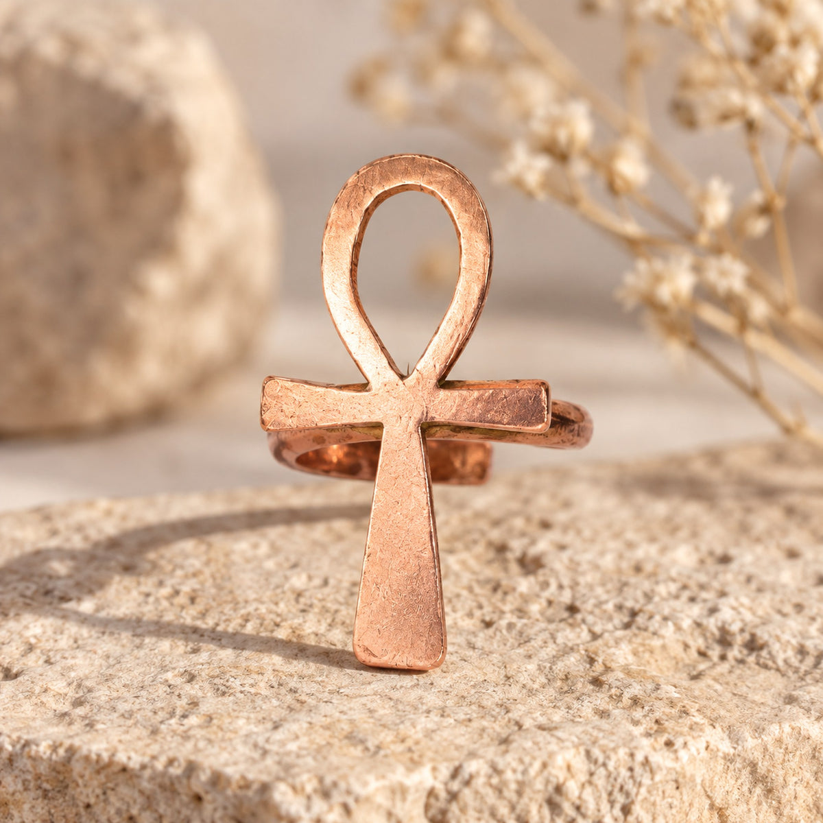 Bague africaine Ankh Ka en cuivre ajustable, croix Ankh, faite main à Dakar