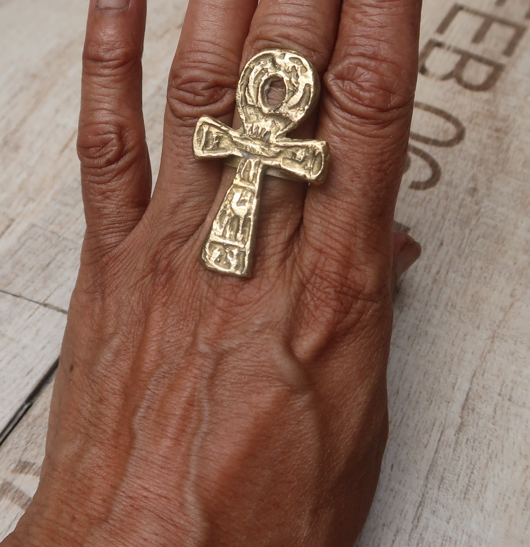 Bague Ankh en Bronze Martelé Brut en Bague Ankh mixte bronze artisanal africain - KaolackCreations