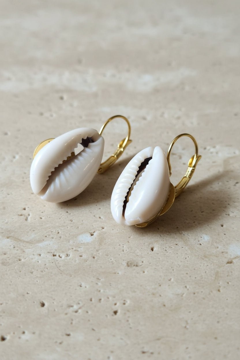 Boucles d’Oreilles Africaines Cauri – Naturel, Doré ou Argenté en Boucles d'oreilles artisanal africain - KaolackCreations