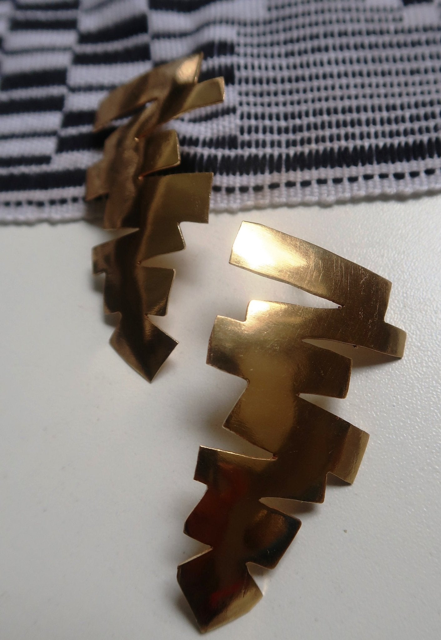 Boucles d'oreilles de Créateur "Ina" en bronze – Ultra légères & Made in Africa en boucles d'oreilles artisanal africain - KaolackCreations