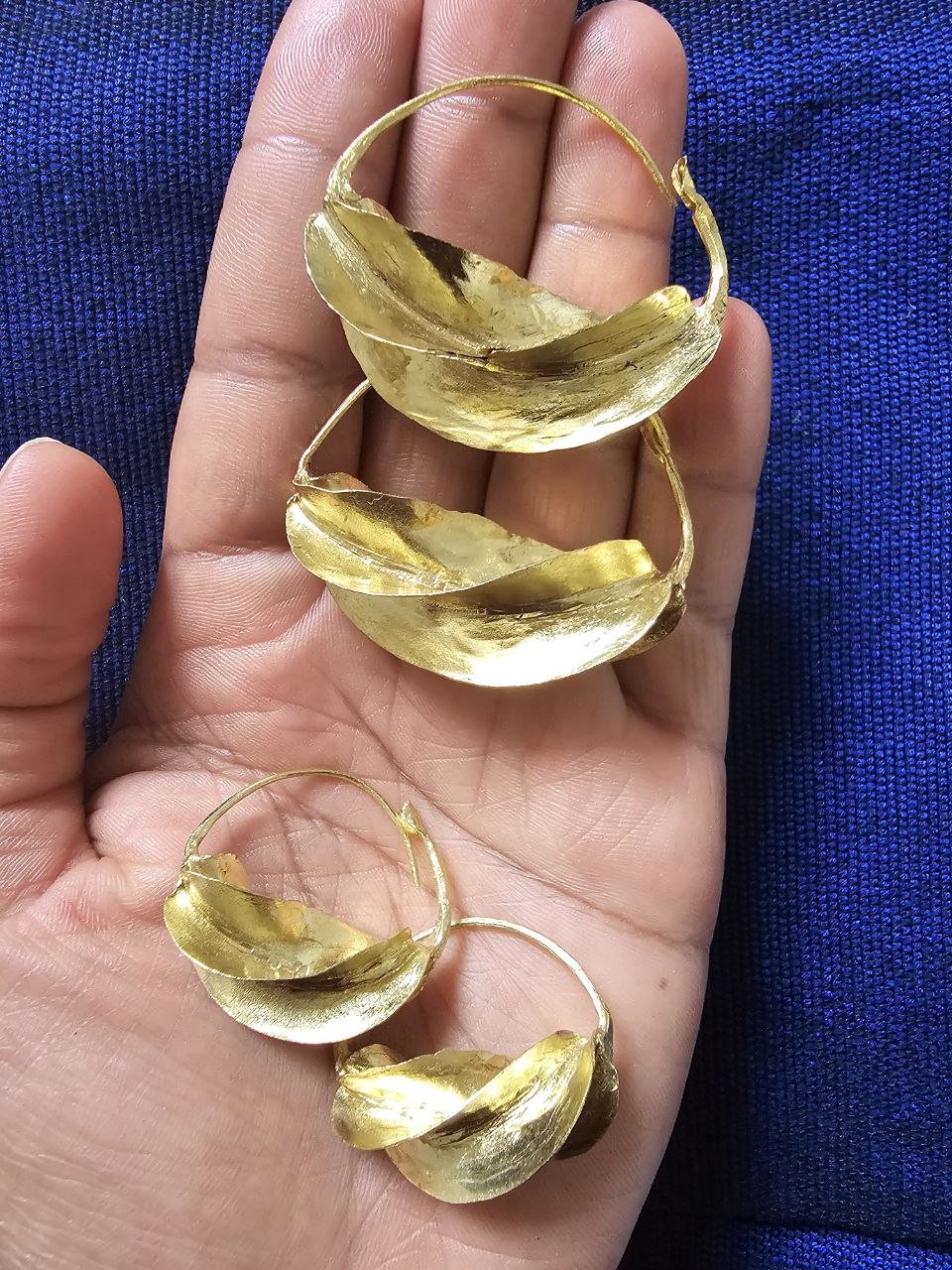 Boucles d’oreilles Fulani (Peulh) en Bronze Massif – Artisanat Africain Authentique à Prix Accessible en Boucles d'oreilles peulh fulani artisanal africain - KaolackCreations