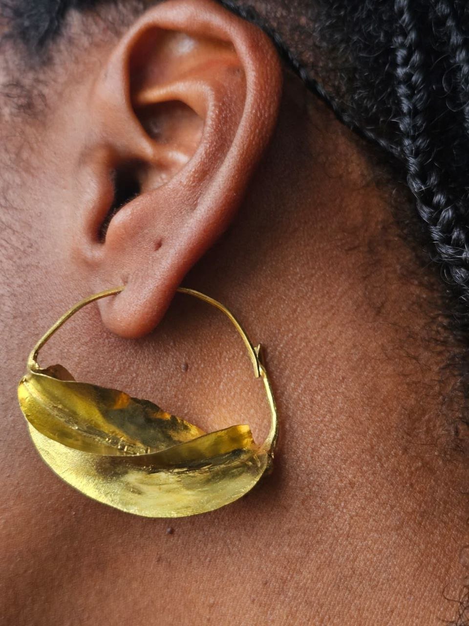 Boucles d’oreilles Fulani (Peulh) en Bronze Massif – Artisanat Africain Authentique à Prix Accessible en Boucles d'oreilles peulh fulani artisanal africain - KaolackCreations