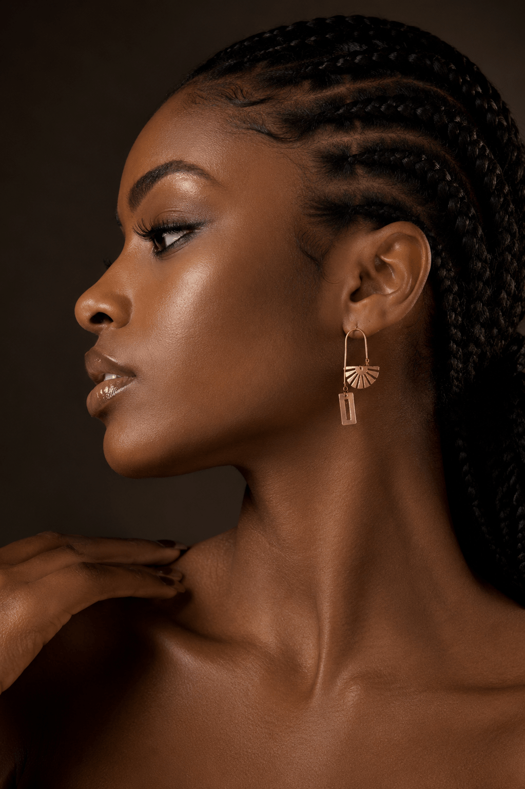 Boucles d'oreilles graphiques "Ligne" en acier inoxydable doré — Halo, Nuru, Sira en Boucles d'oreilles artisanal africain - KaolackCreations