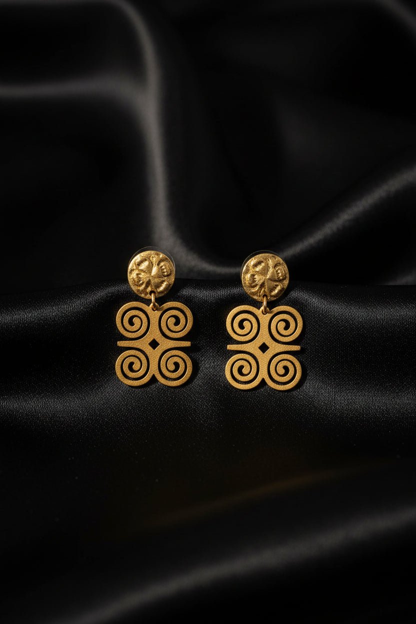 Boucles d'oreilles graphiques "Ligne" en acier inoxydable doré — Halo, Nuru, Sira en Boucles d'oreilles artisanal africain - KaolackCreations