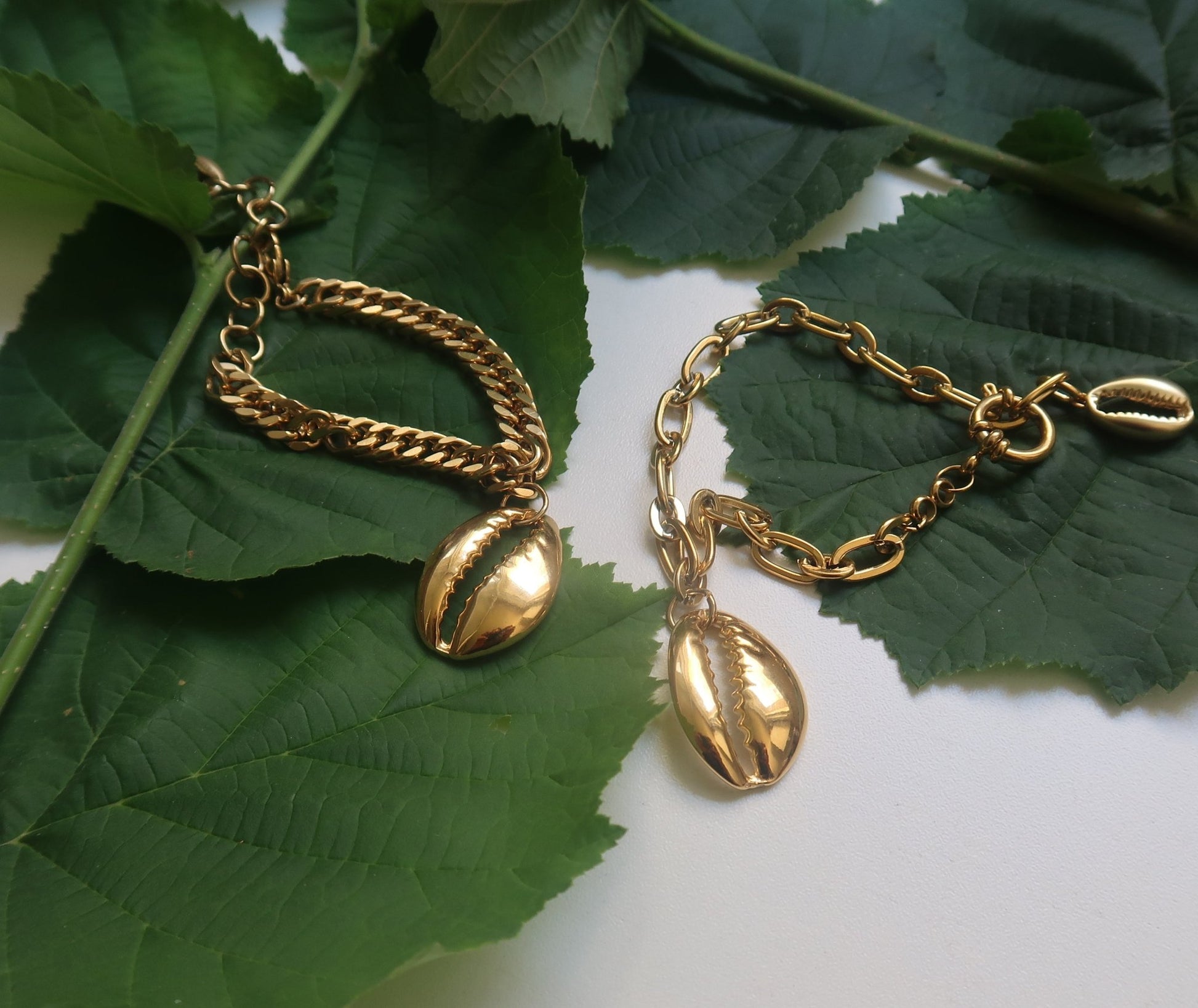 Bracelet Cauri en Acier Inoxydable - 2 variantes en bracelet cauri artisanal africain - KaolackCreations