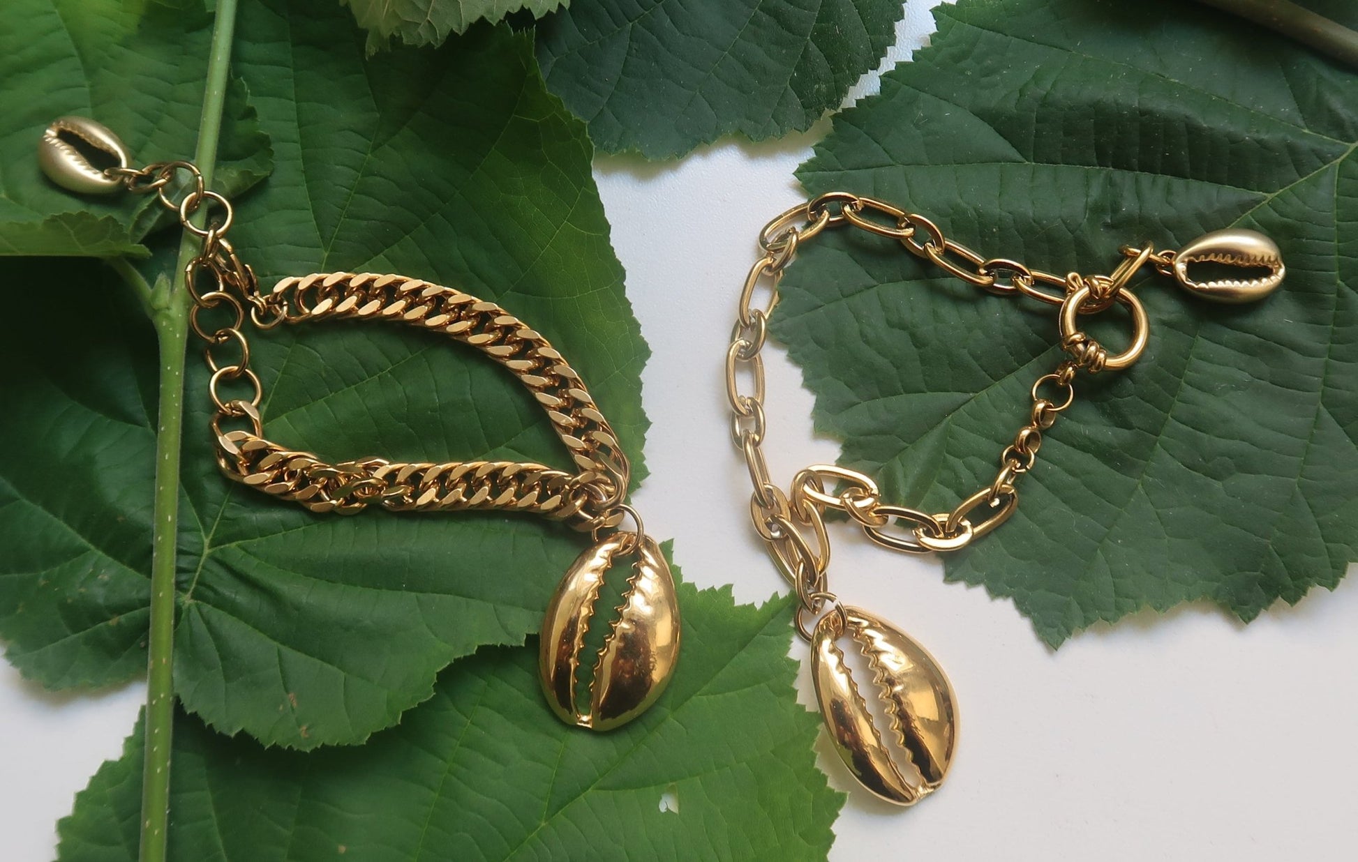 Bracelet Cauri en Acier Inoxydable - 2 variantes en bracelet cauri artisanal africain - KaolackCreations