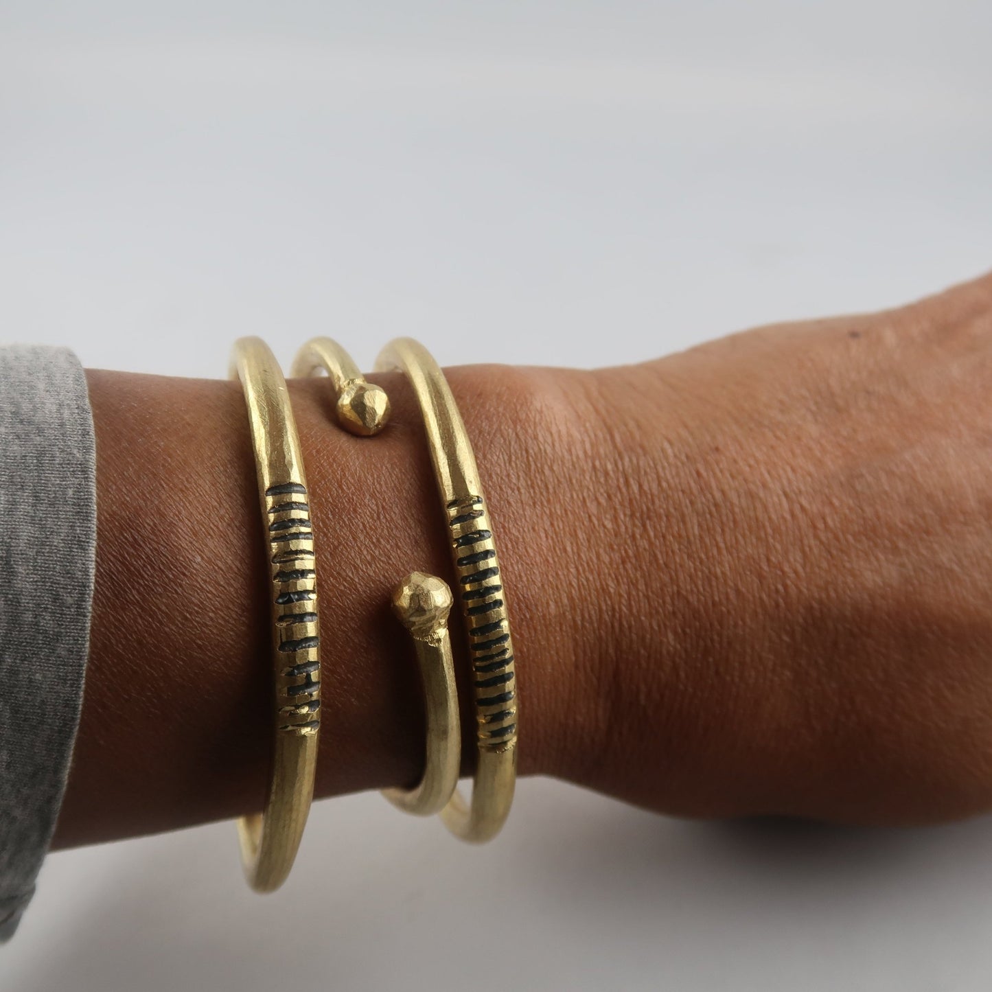 Bracelet en bronze "YAMA" – Bijou africain mixte, fin et ajustable en Bracelet artisanal africain - KaolackCreations