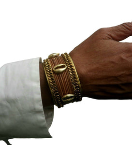 Bracelet Manchette Cauris Africain en Laiton et Cuir Pleine Fleur en bracelet manchette cauris cuir artisanal africain - KaolackCreations