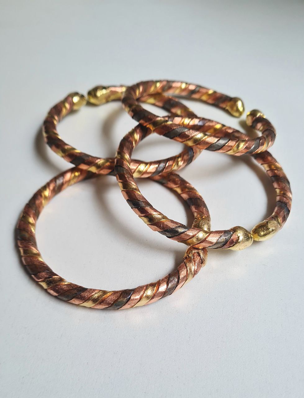 Bracelet Africain Lamou Ndiakhass en Cuivre, Bronze et Fer - Bijou de Protection Traditionnel - KaolackCreations