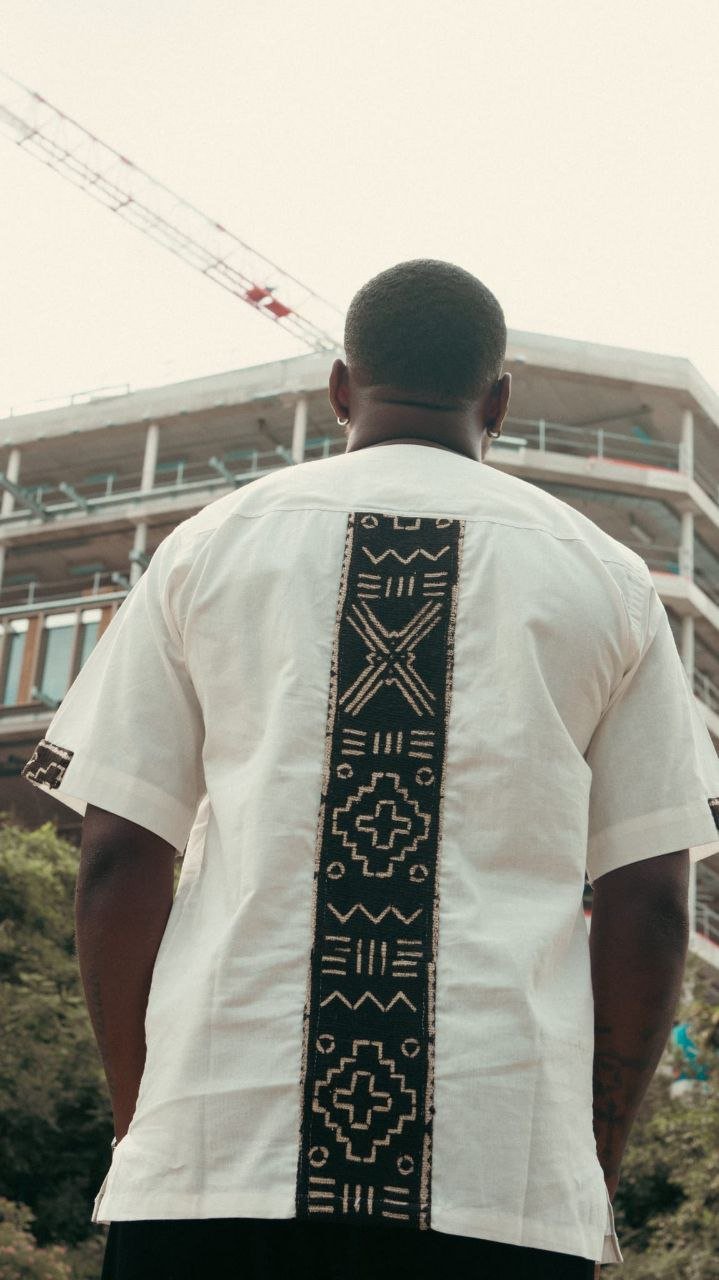 Chemise homme coton et bogolan vue de dos mode africaine