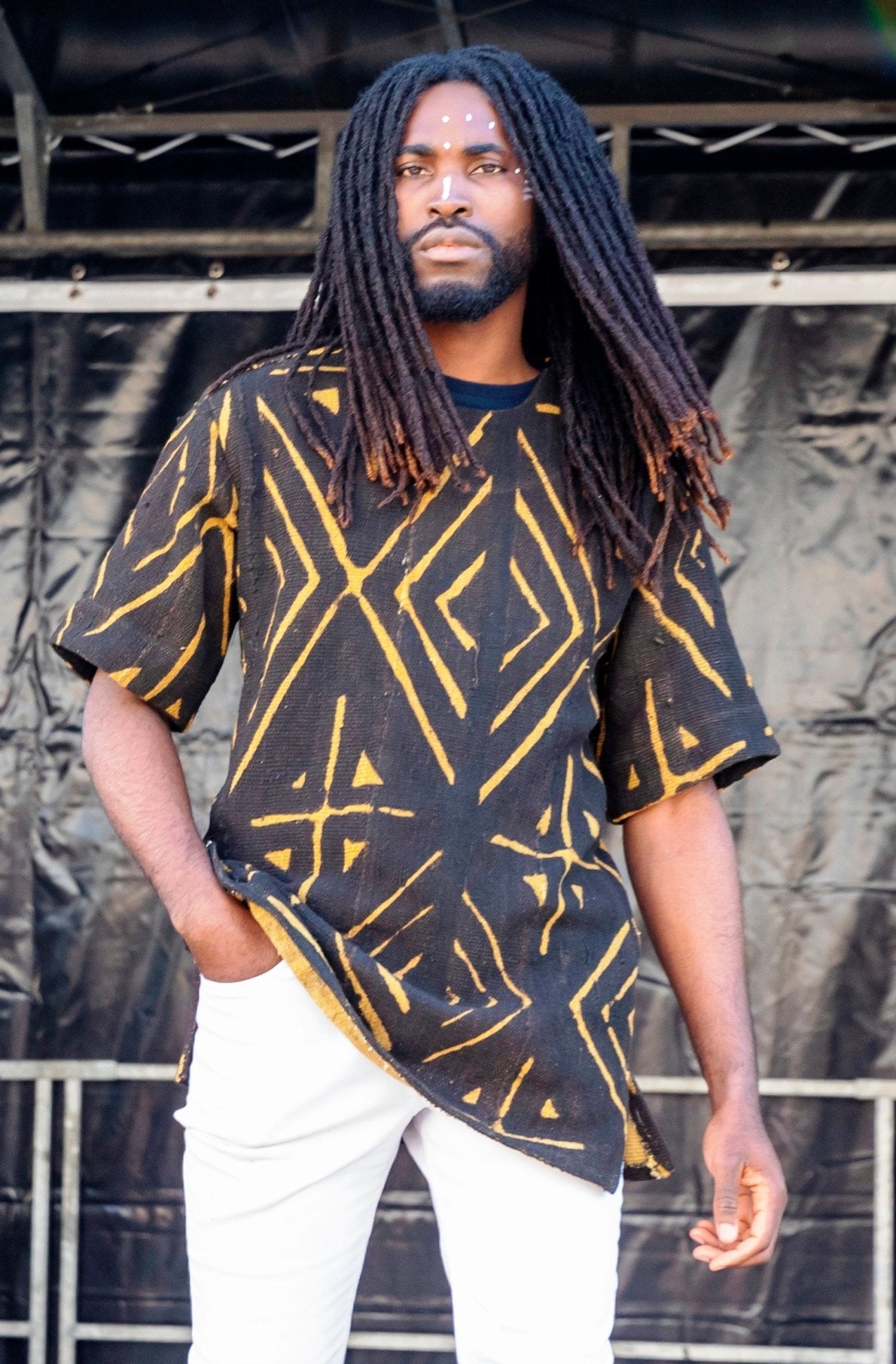 Chemise Tunique Kaarta en Bogolan marron du Mali en tunique homme artisanal africain - KaolackCreations