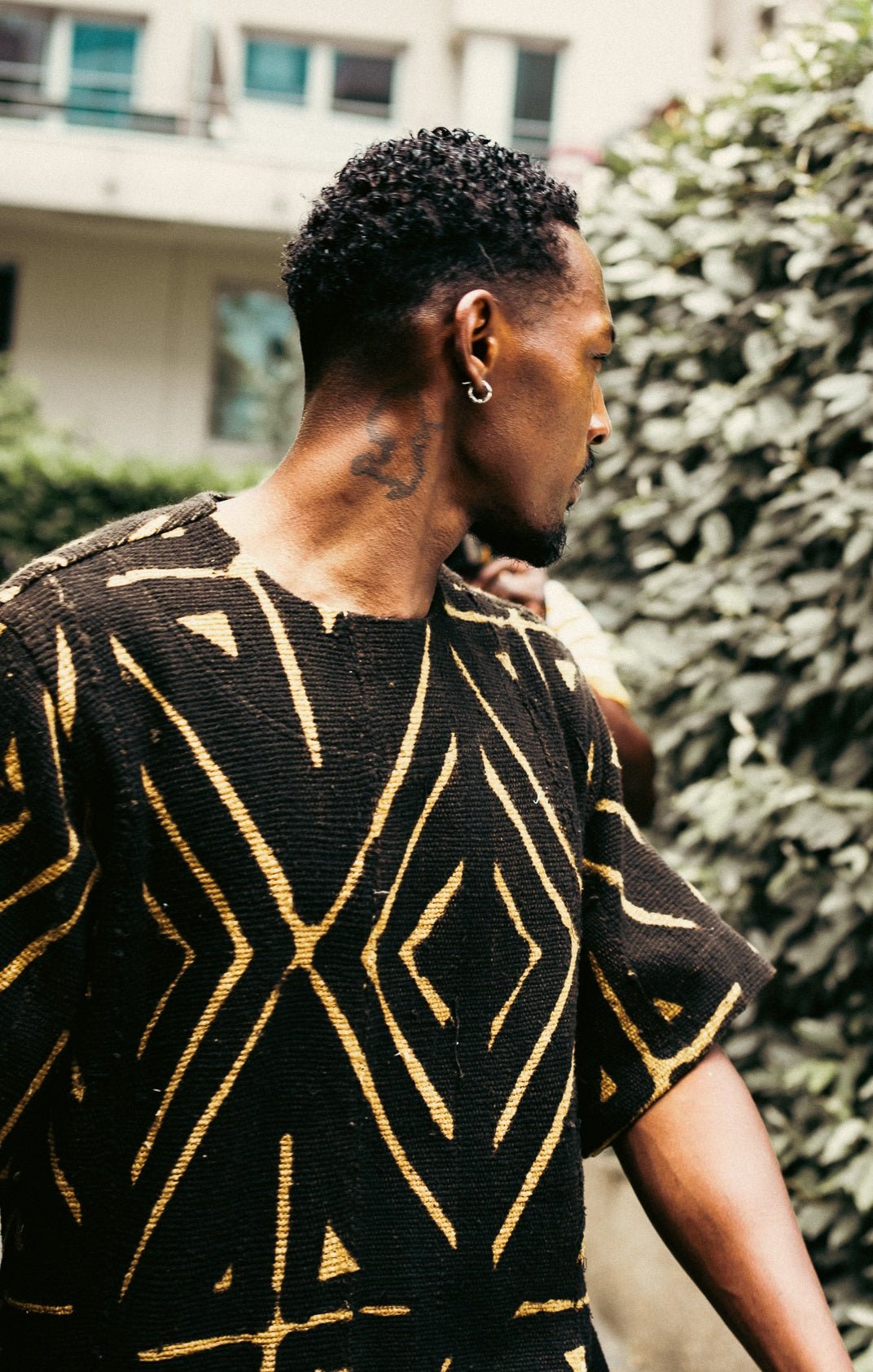 Chemise Tunique Kaarta en Bogolan marron du Mali en tunique homme artisanal africain - KaolackCreations