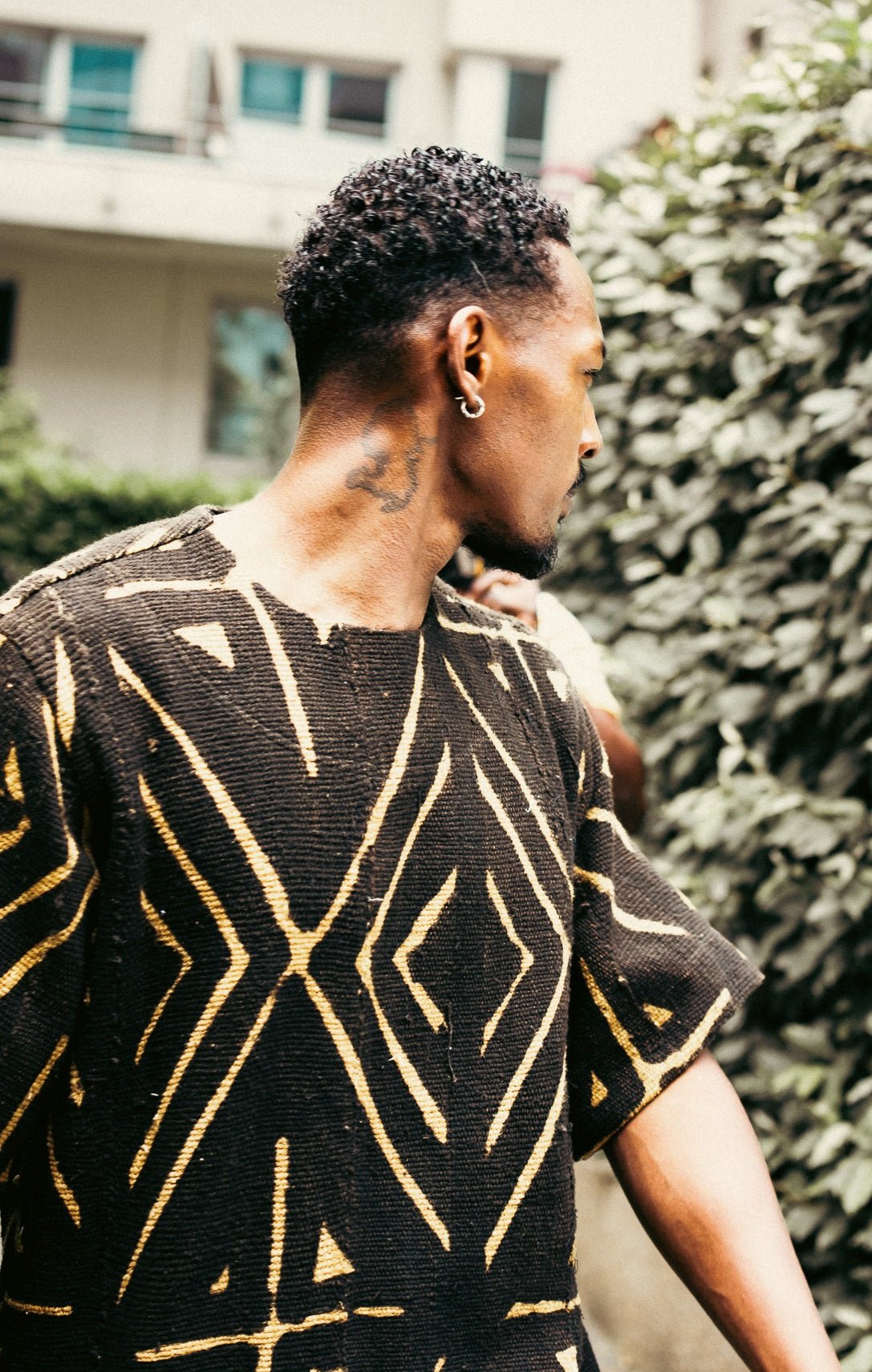 Chemise Tunique Kaarta en Bogolan marron du Mali en tunique homme artisanal africain - KaolackCreations