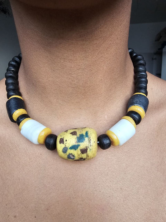 Collection Nene Krobo – Colliers en perles de verre artisanales du Ghana (édition limitée) en Collier Africain Nene Krobo artisanal africain - KaolackCreations