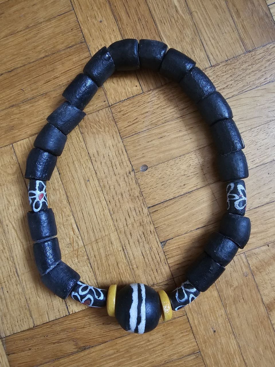 Collection Nene Krobo – Colliers en perles de verre artisanales du Ghana (édition limitée) en Collier Africain Nene Krobo artisanal africain - KaolackCreations