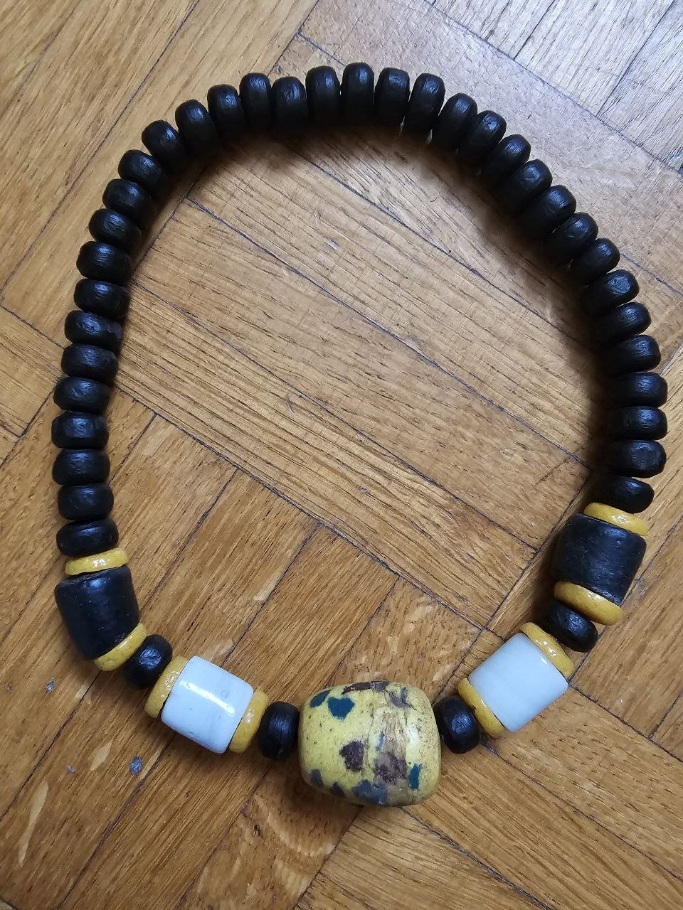 Collection Nene Krobo – Colliers en perles de verre artisanales du Ghana (édition limitée) en Collier Africain Nene Krobo artisanal africain - KaolackCreations