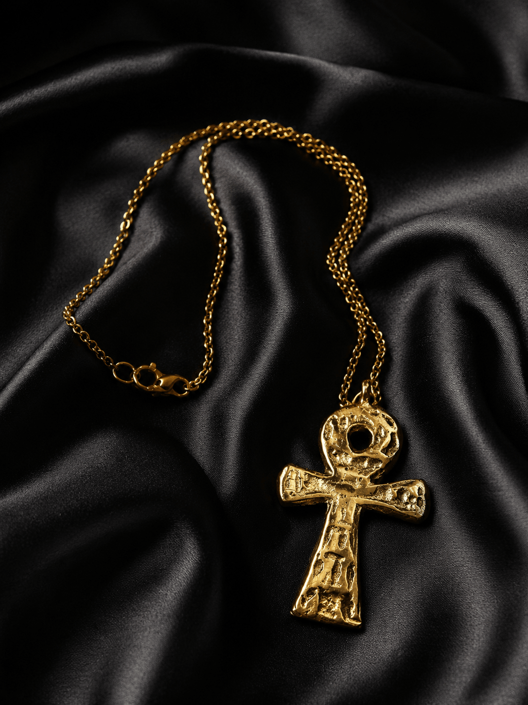 Collier Ankh en bronze martelé – grand pendentif sur chaîne dorée acier inoxydable en Collier artisanal africain - KaolackCreations