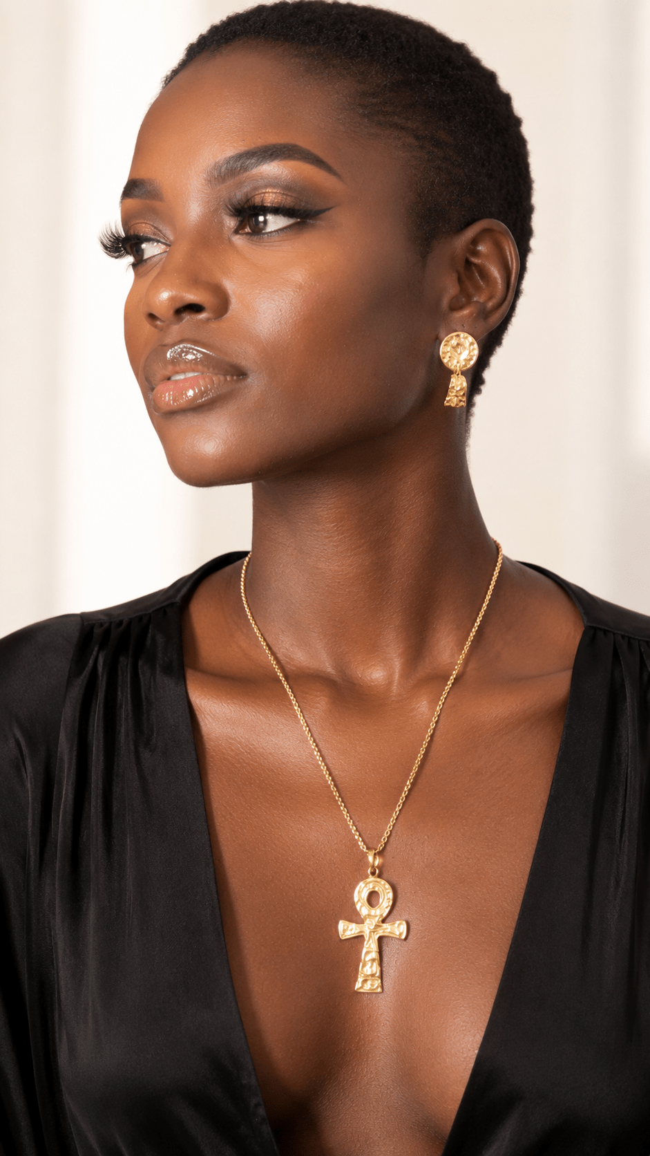 Collier Ankh en bronze martelé – grand pendentif sur chaîne dorée acier inoxydable en Collier artisanal africain - KaolackCreations