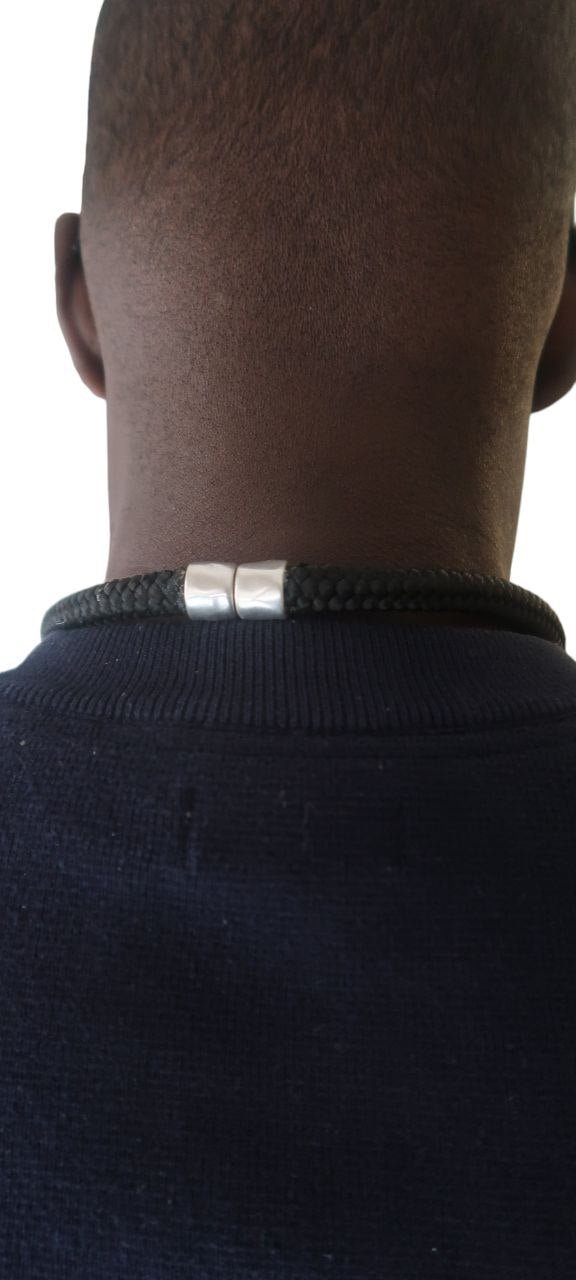 Collier Ankh avec fermoir magnétique – bijou kamite pratique et élégant en acier inoxydable