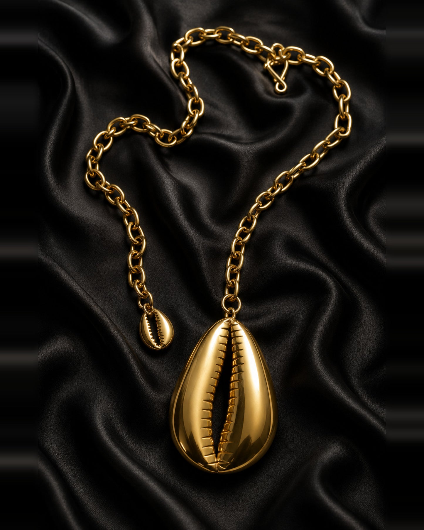 Collier Double Porté ajustable – bijou de dos, cauri en bronze, Kheper ou Aten-Râ