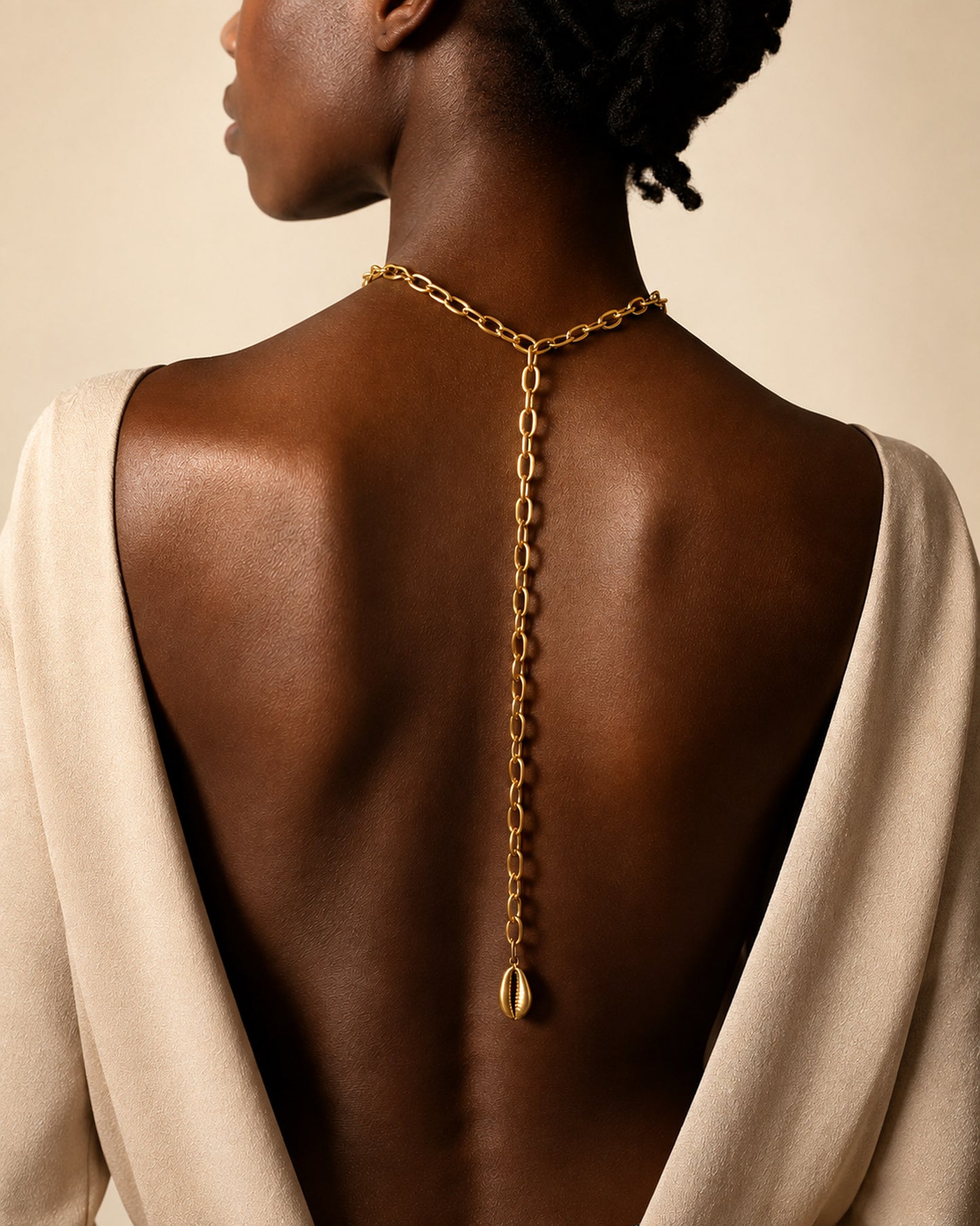 Collier Double Porté ajustable – bijou de dos, cauri en bronze, Kheper ou Aten-Râ