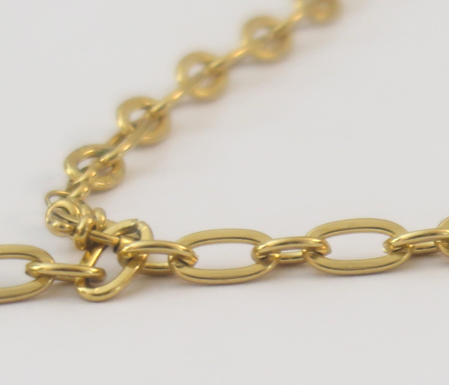 Collier Cauri en Acier Inoxydable - Élégance Intemporelle | 2 Variantes en collier cauri doré artisanal africain - KaolackCreations