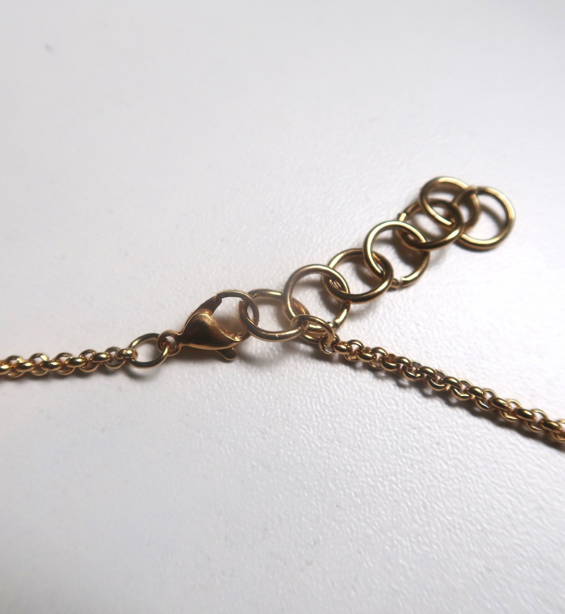 Collier Choker Poids Akan/Baoulé - Bijou Africain Traditionnel en Bronze chaîne en Acier Inoxydable en Collier Chocker poids Akan / Baoulé artisanal africain - KaolackCreations