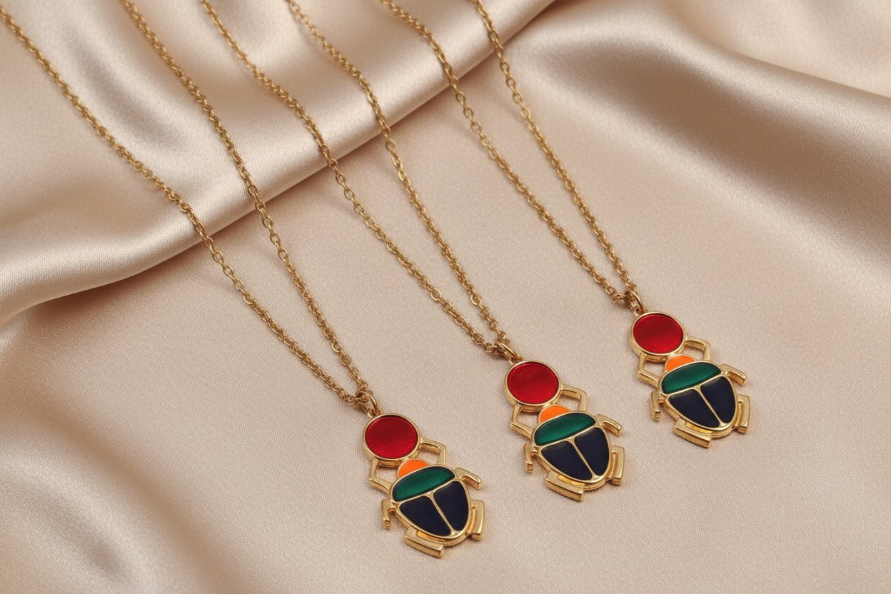 Collier Scarabée Kheper en Zamak | Chaîne Acier Inoxydable Doré en Collier Scarabée Kheper artisanal africain - KaolackCreations