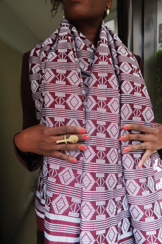 Étole de Luxe en Pagne Tissé Manjak Bordeaux (Mixte) – Édition Très Limitée en Echarpe Etole Manjak de luxe artisanal africain - KaolackCreations