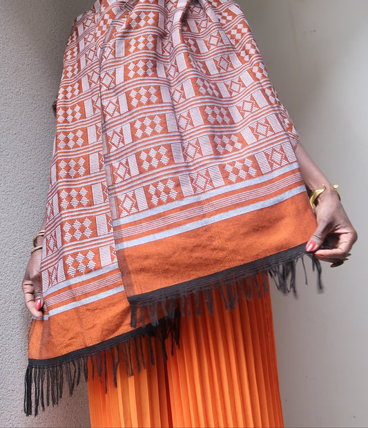 Étole de Luxe en Pagne Tissé Manjak Orange (Mixte) – Édition Très Limitée en Echarpe Etole Manjak de luxe artisanal africain - KaolackCreations