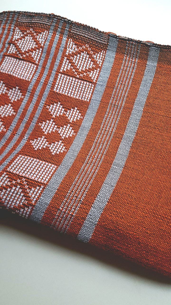 Étole de Luxe en Pagne Tissé Manjak Orange (Mixte) – Édition Très Limitée en Echarpe Etole Manjak de luxe artisanal africain - KaolackCreations