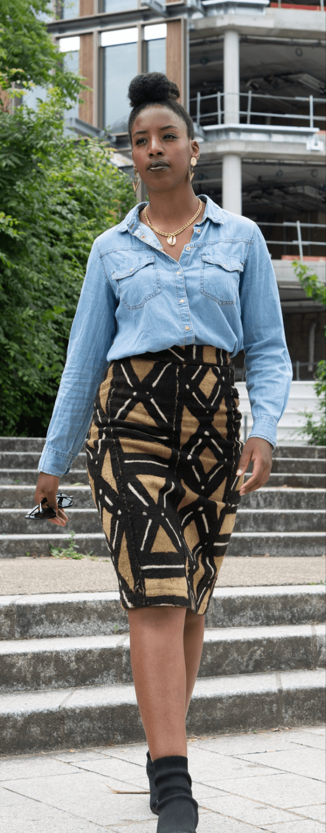 Jupe Crayon Taille Haute "Kaarta" en Bogolan - Tailles S, M et L Disponibles en Jupe crayon taille haute Bogolan artisanal africain - KaolackCreations