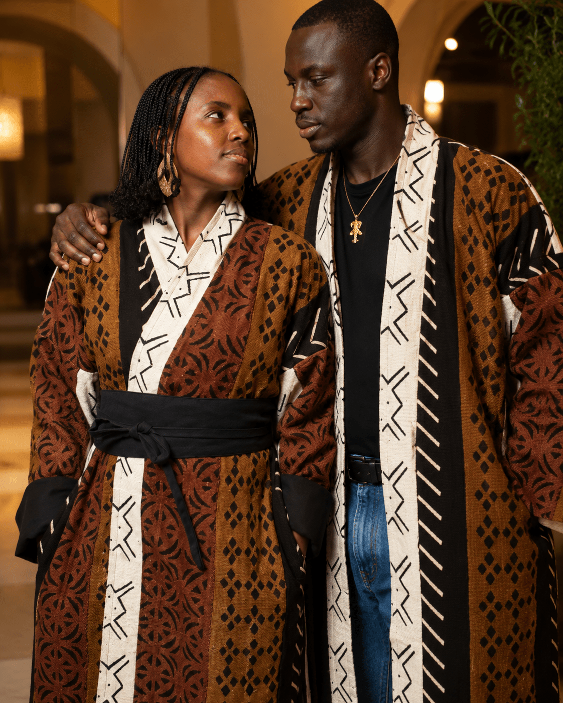 Manteau Kimono en Bogolan Multicolore – Vêtement Africain Authentique en kimono bogolan artisanal africain - KaolackCreations