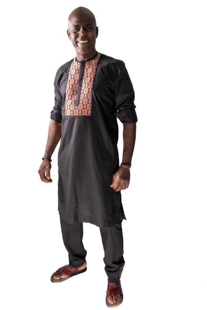 Caftan homme noir en coton, empiècement pagne Manjak — mode africaine, Kaolack Créations