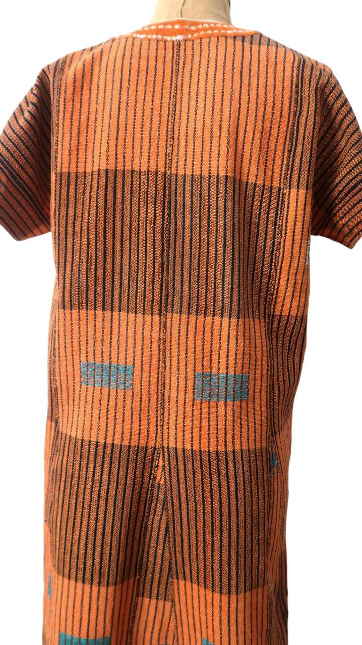 robe en pagne tissé de cote divoire vue de dos robe droite