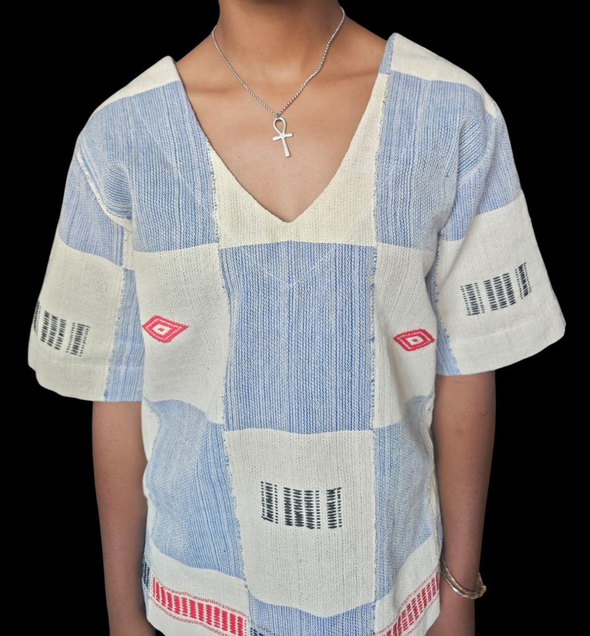 Tunique femme en pagne tissé Senoufo – col V devant et dos – 100% coton éthique en Tunique femme pagne Sénoufo artisanal africain - KaolackCreations