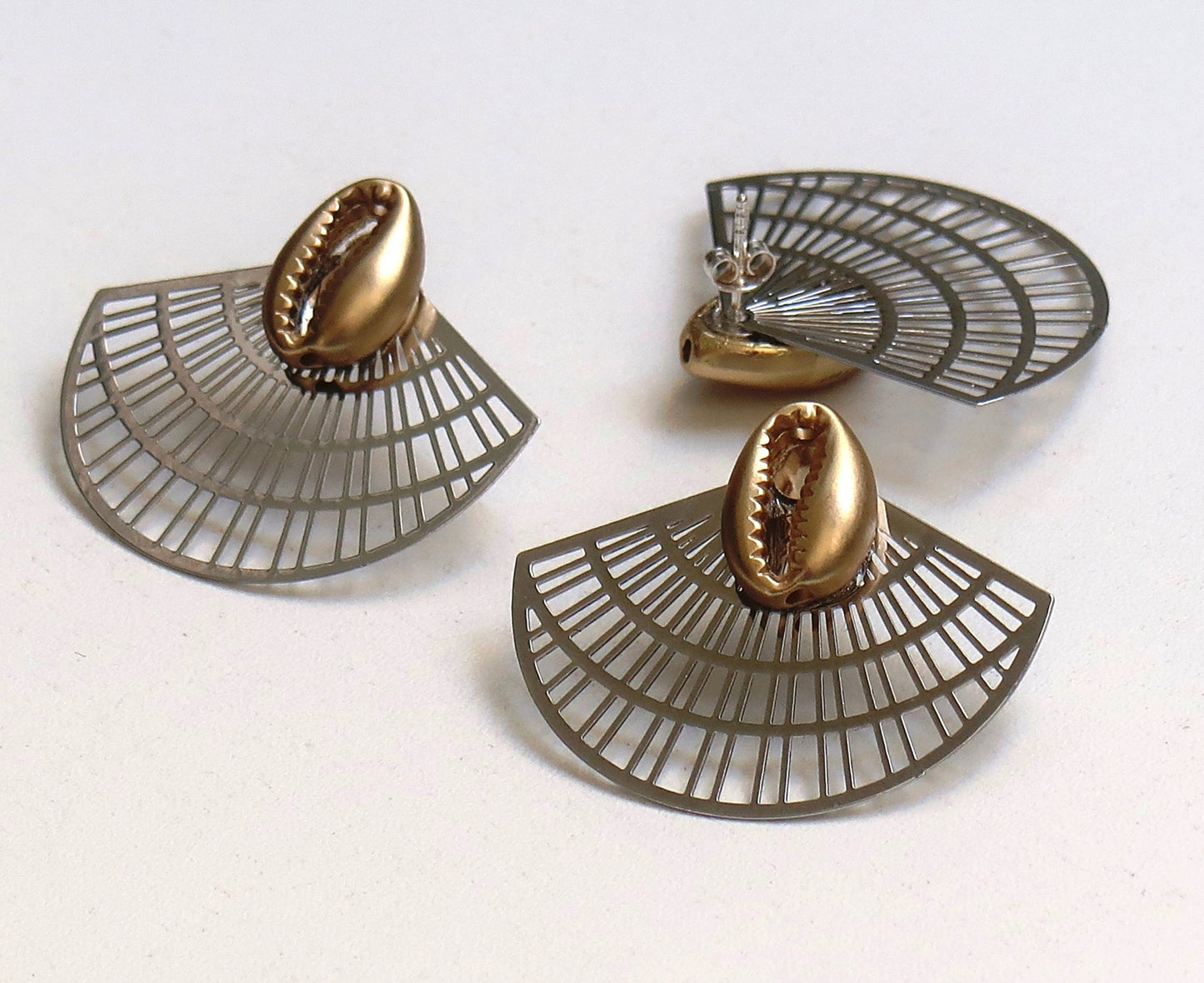 Boucles d'oreilles "Noubet" Cauri, Tige Argent Silver 925 ou Gold filled en boucles d'oreilles artisanal africain - KaolackCreations