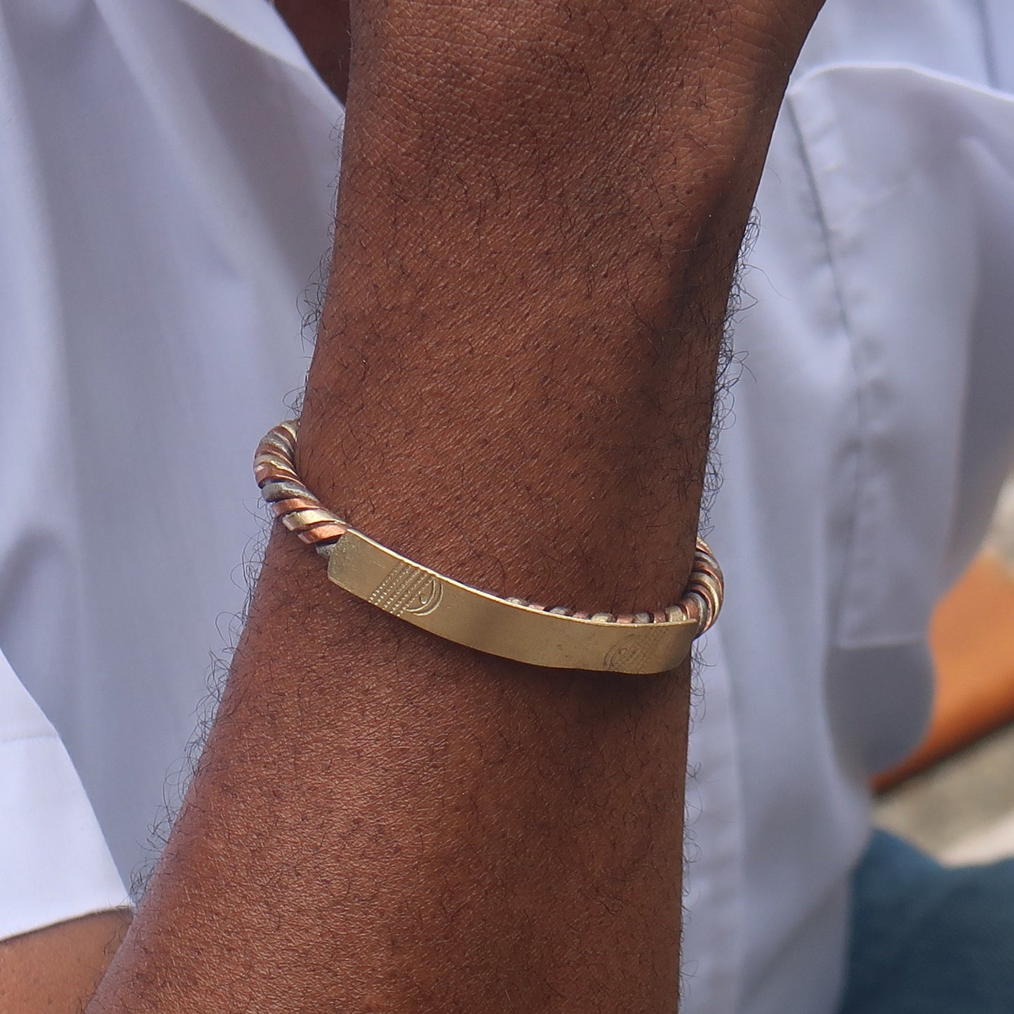 Bracelet Ndiakhass bronze et fer – détail plaque