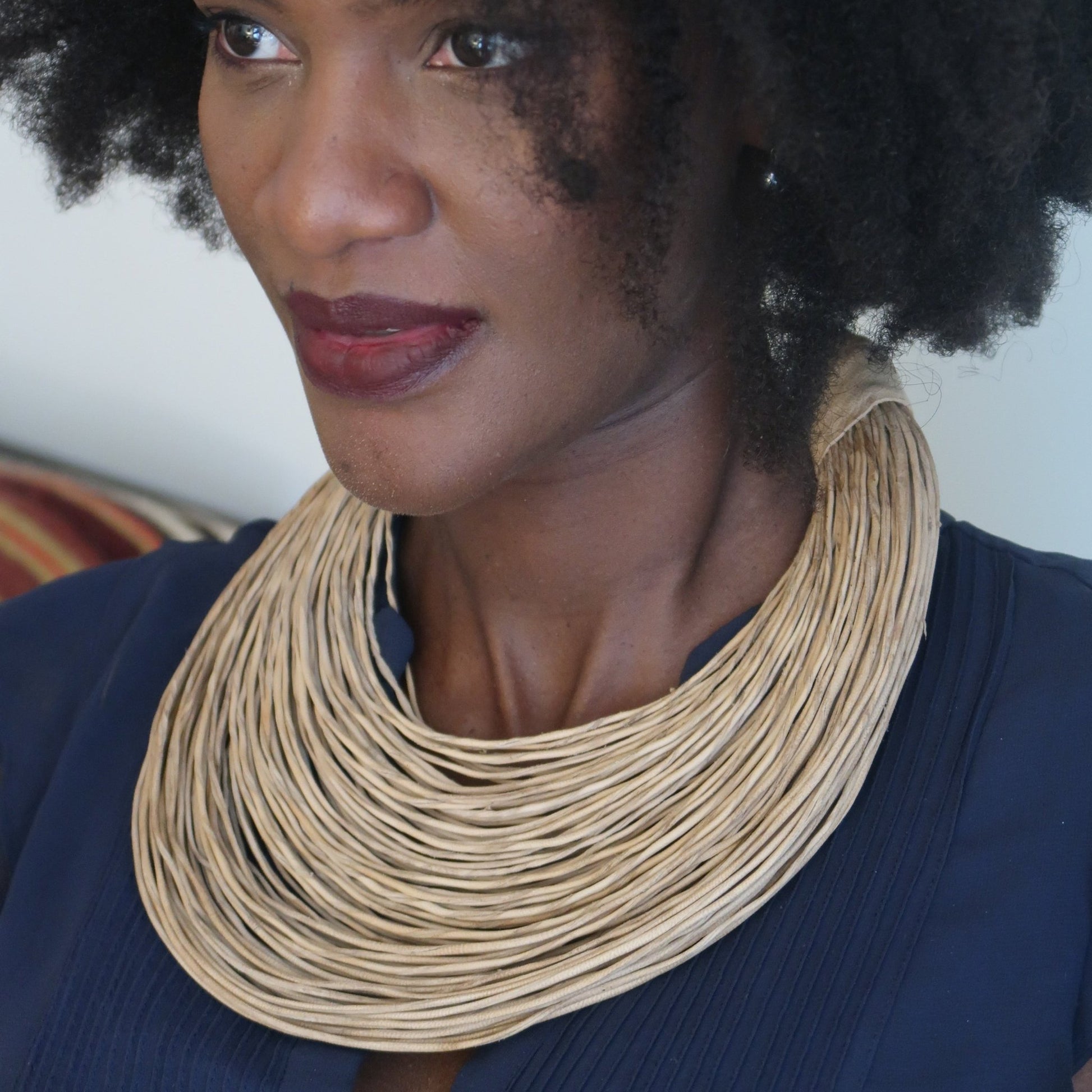 Collier Africain en cuir, couleur naturelle en collier cuir artisanal africain - KaolackCreations