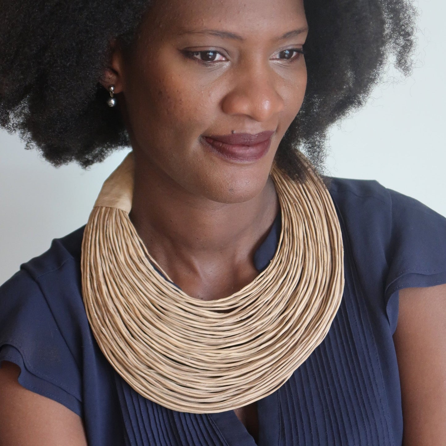 Collier Africain en cuir, couleur naturelle en collier cuir artisanal africain - KaolackCreations