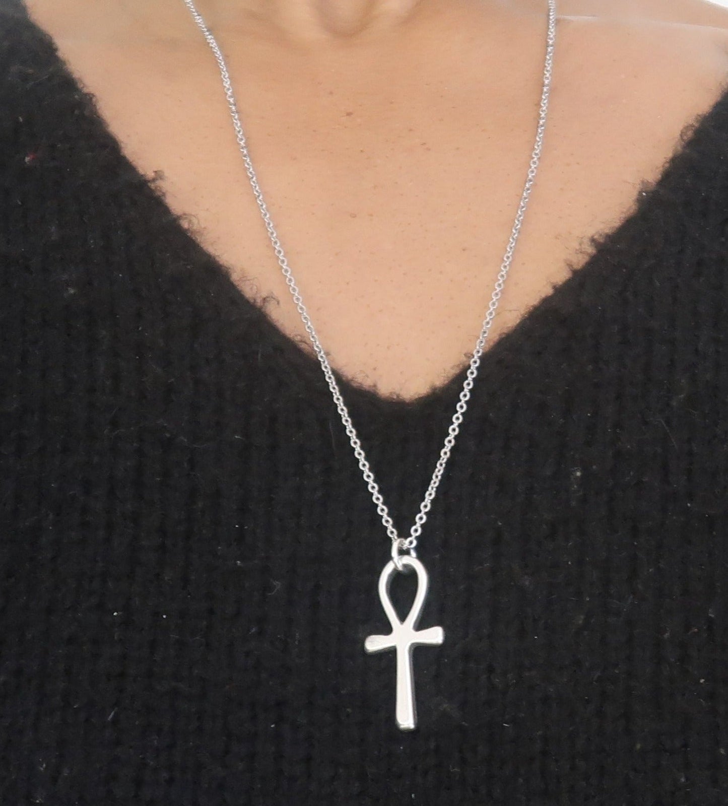 Collier Ankh Unisexe Argenté — Pendentif en Zamak & Chaîne en Acier Inoxydable en collier Ankh artisanal africain - KaolackCreations