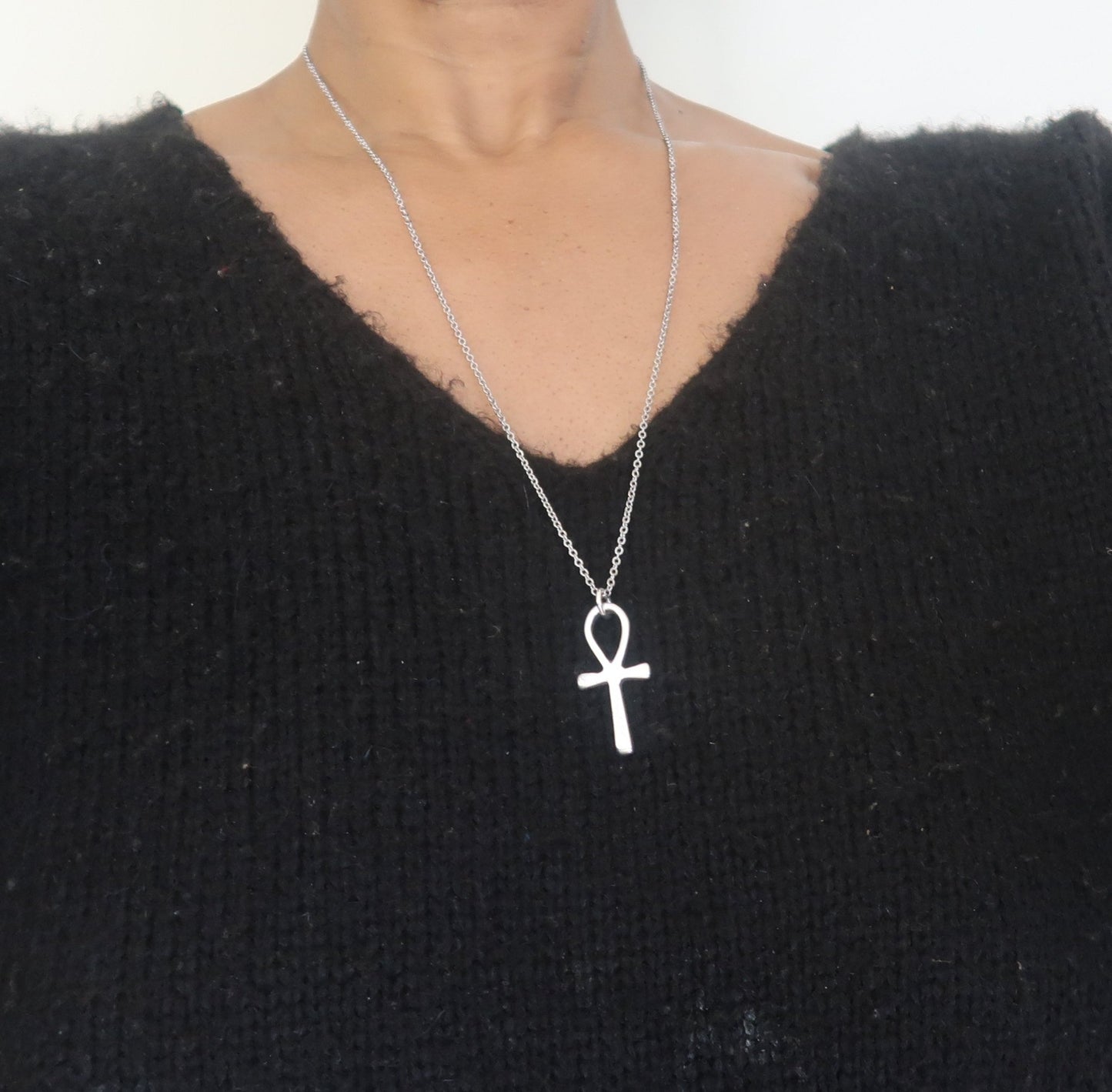 Collier Ankh Unisexe Argenté — Pendentif en Zamak & Chaîne en Acier Inoxydable en collier Ankh artisanal africain - KaolackCreations