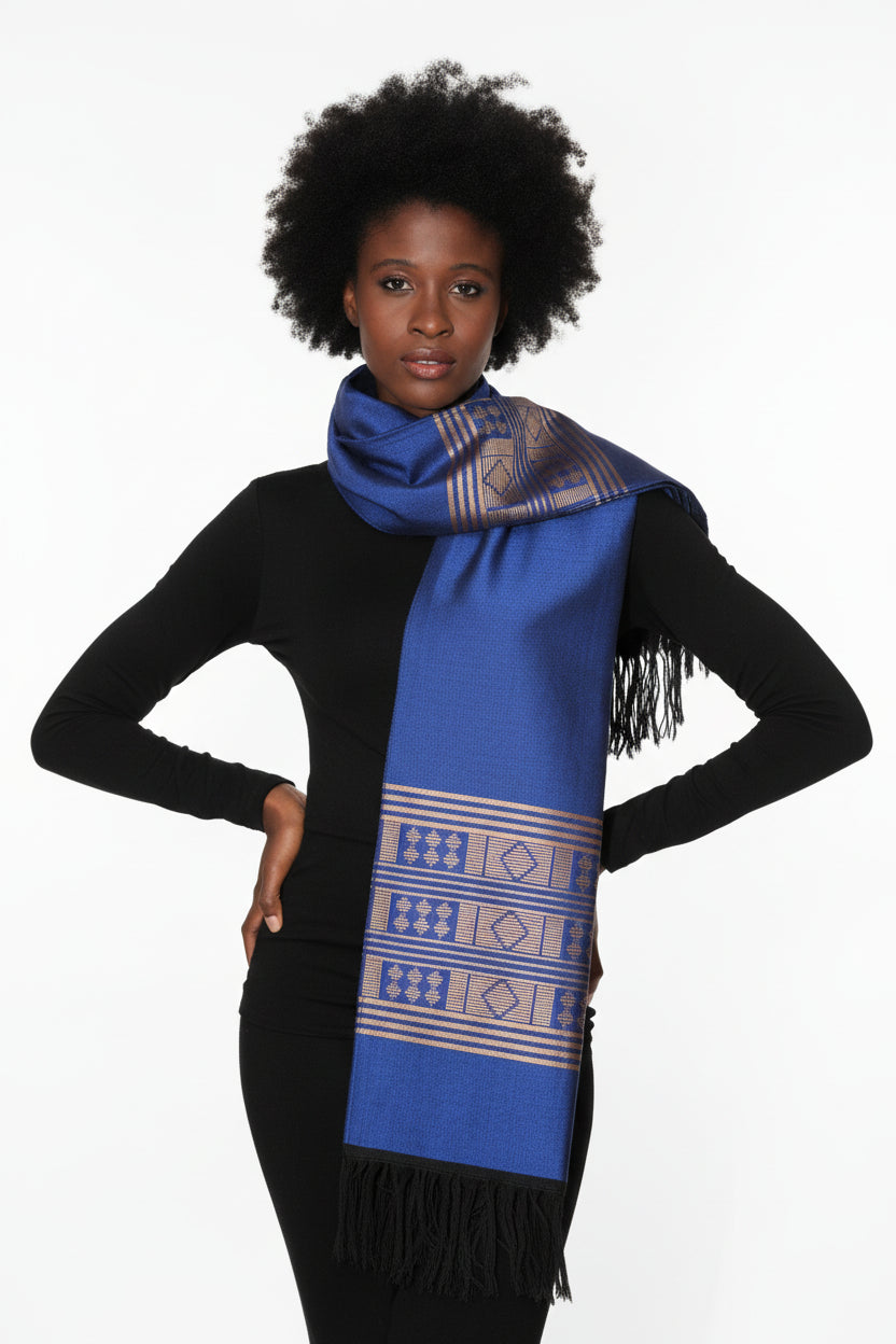 Écharpe en pagne tissé Manjak - Bleu/doré, 100% Made in Africa en echarpe Manjak artisanal africain - KaolackCreations
