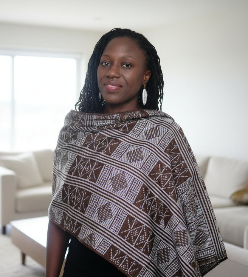 Étole / Écharpe Manjak marron à motifs blancs en pagne tissé africain authentique