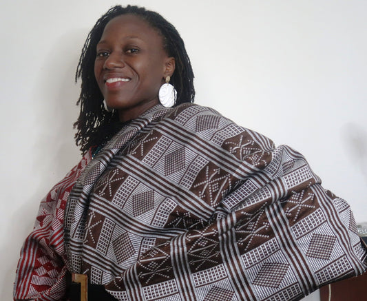 Étole / Écharpe Manjak marron à motifs blancs en pagne tissé africain authentique