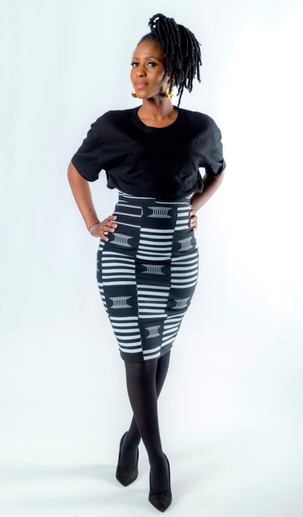 Jupe crayon en Kente Ashanti tissé – Taille haute, noir & blanc – Mode africaine artisanale en Jupe artisanal africain - KaolackCreations