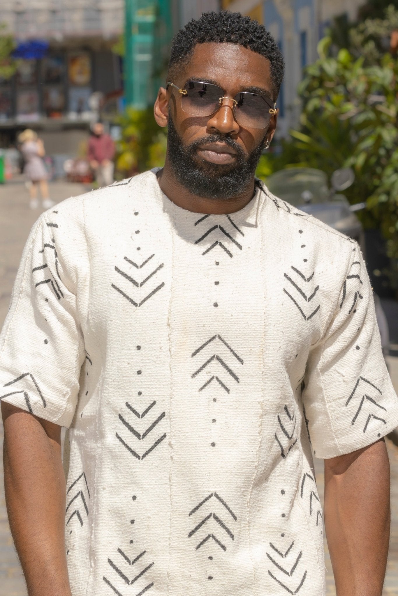 Tunique homme en bogolan – Élégance et sobriété – Collection Kaarta en tunique homme bogolan artisanal africain - KaolackCreations