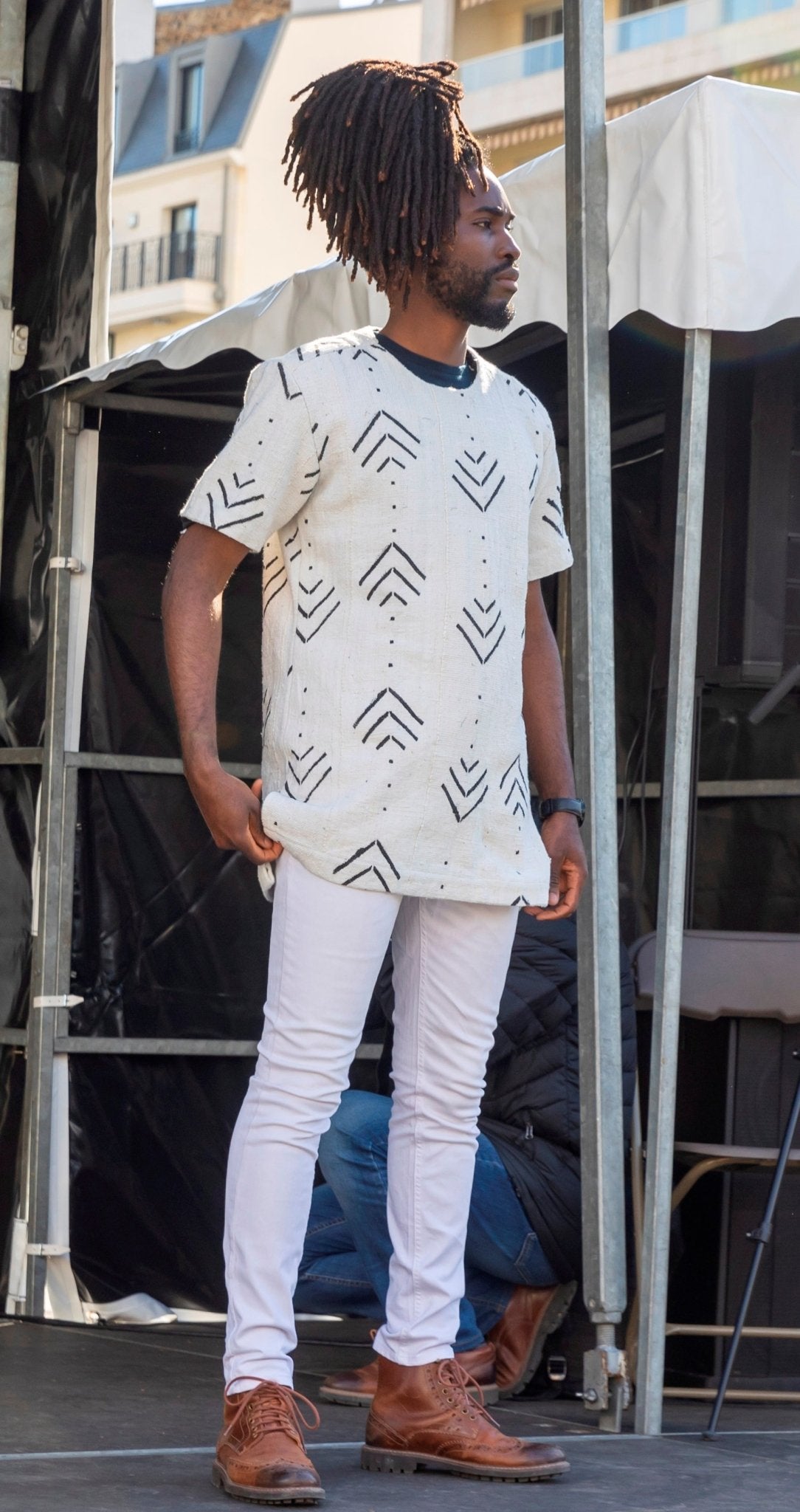 Tunique homme en bogolan – Élégance et sobriété – Collection Kaarta en tunique homme bogolan artisanal africain - KaolackCreations